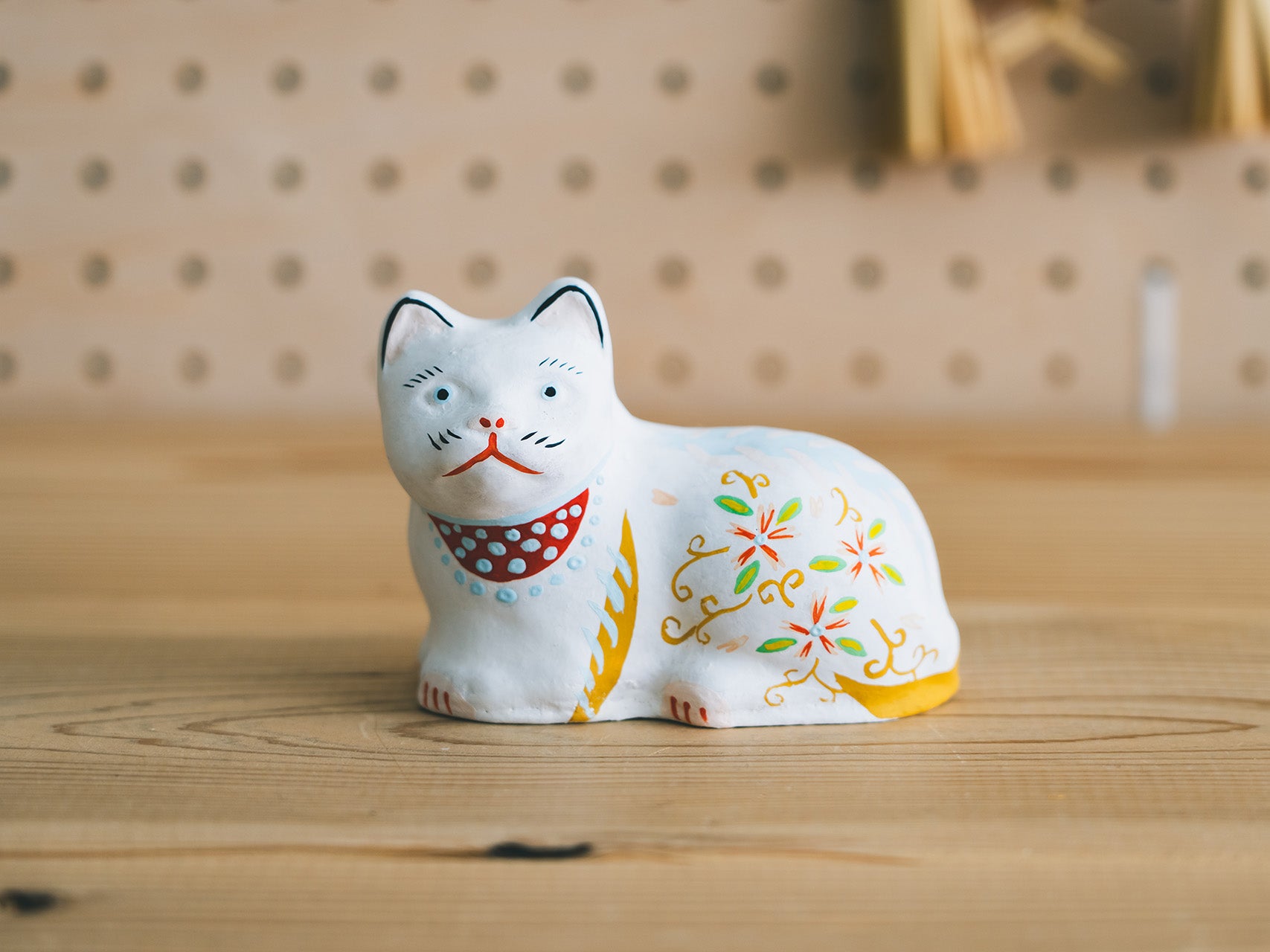 花巻人形工房_花巻人形 おしゃれ猫 唐草 – 東北スタンダードマーケット