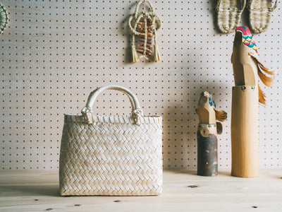 〈イタヤ細工 手提げかご 小〉