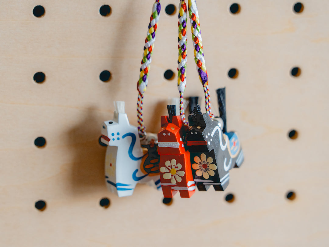 八幡馬_八幡馬木製ストラップ – 東北スタンダードマーケット