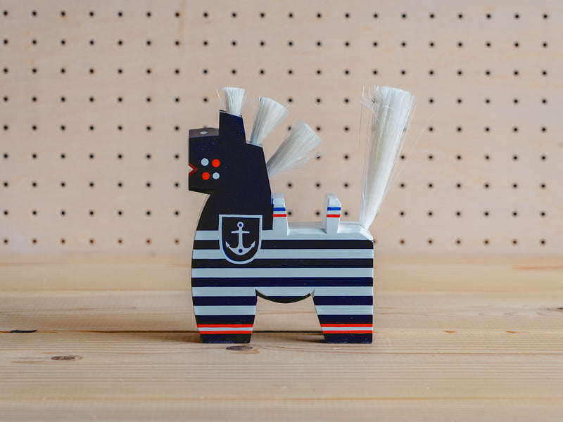 カネイリ×八幡馬_四季の八幡馬