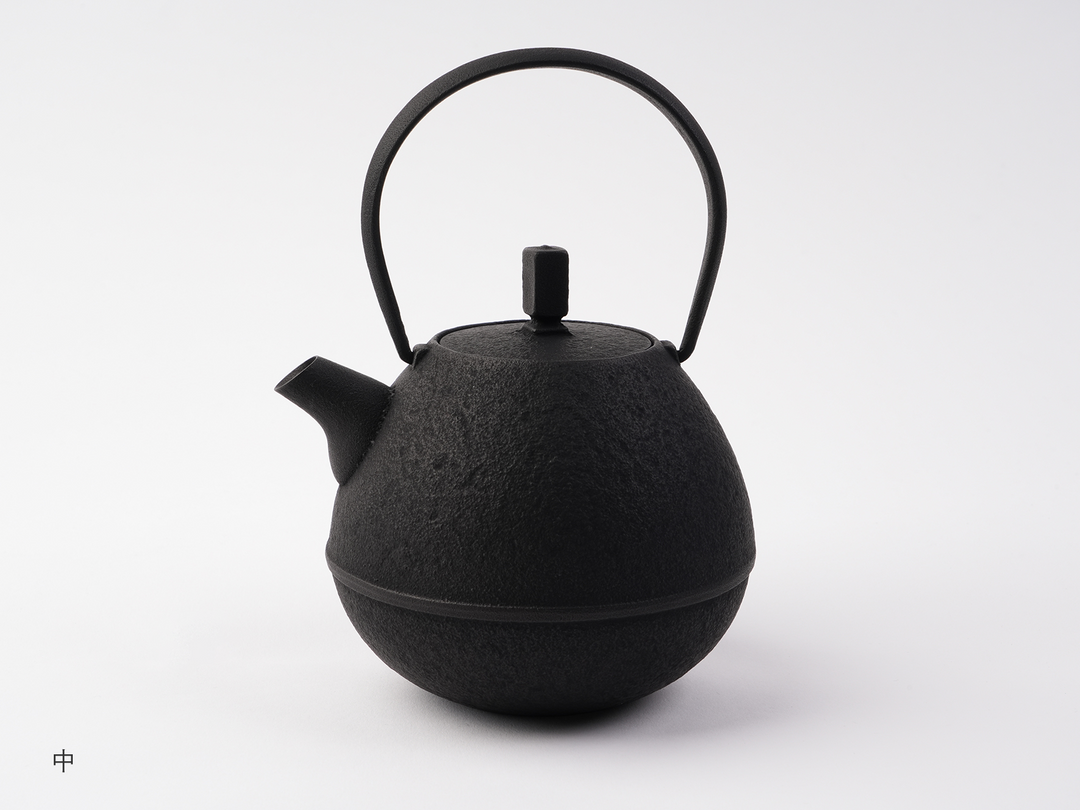 空間鋳造_鉄瓶Egg – 東北スタンダードマーケット