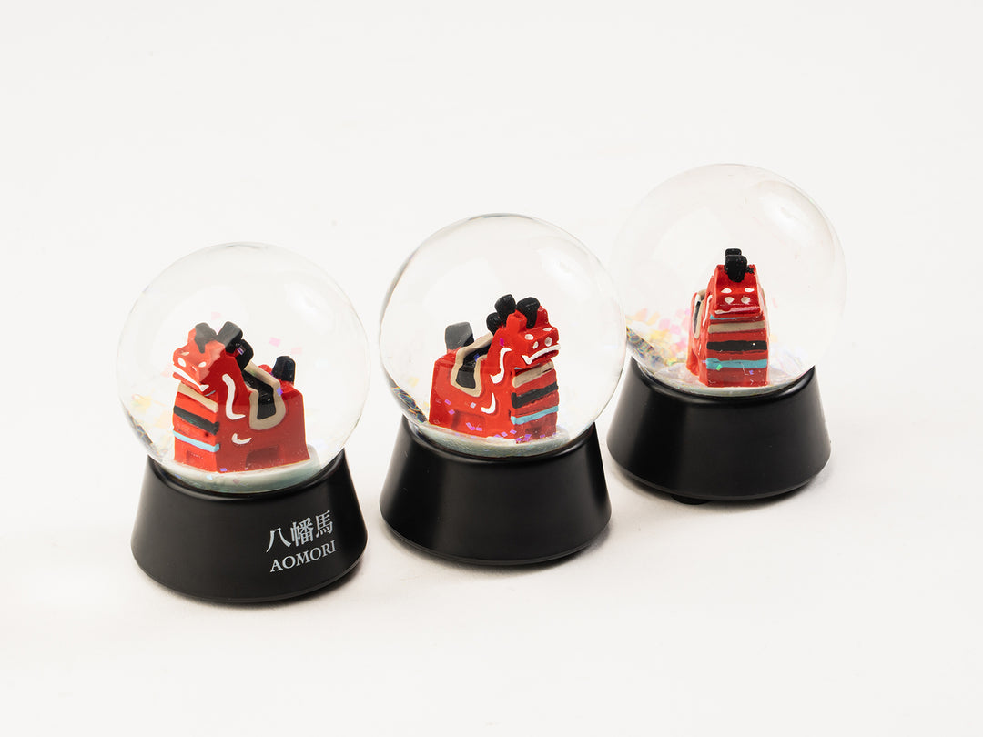 東北づくし_スノードーム_八幡馬 – 東北スタンダードマーケット