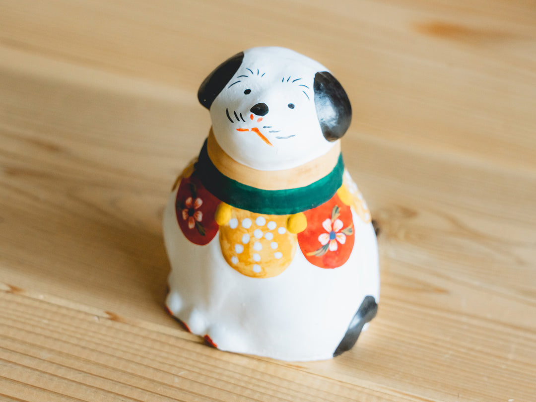 ビンテージ郷土玩具 花巻土人形  手描きの瞳やまつ毛、ヒゲ、色彩が芸術的な犬 花巻人形工房_花巻人形 「飾り犬(中)」 – 東北スタンダード