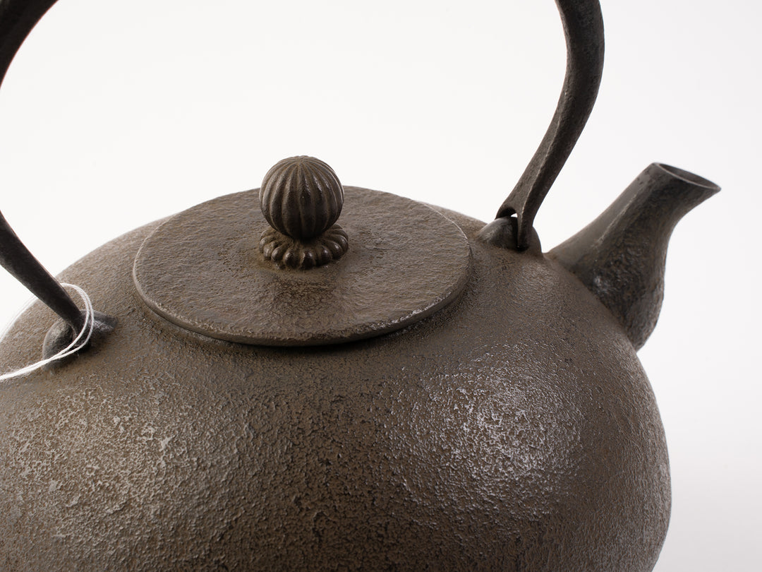 鋳鉄製 ブラウン 鉄瓶 南部鉄瓶紅蓮堂_鉄瓶 布団形かすみ 1.0L 赤 – 東北スタンダードマーケット