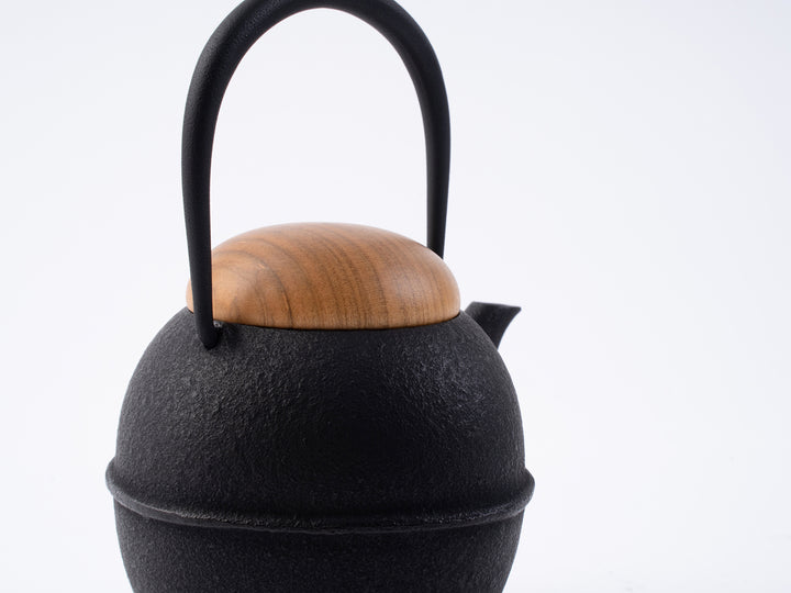 鋳鉄製 黒茶釜 銅蓋付き 約20cm 鋳鉄製 黒茶釜 銅蓋付き 約20cm
