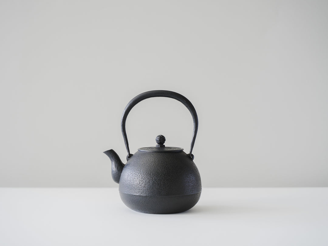 南部鉄瓶紅蓮堂_鉄瓶 日和1.2L – 東北スタンダードマーケット