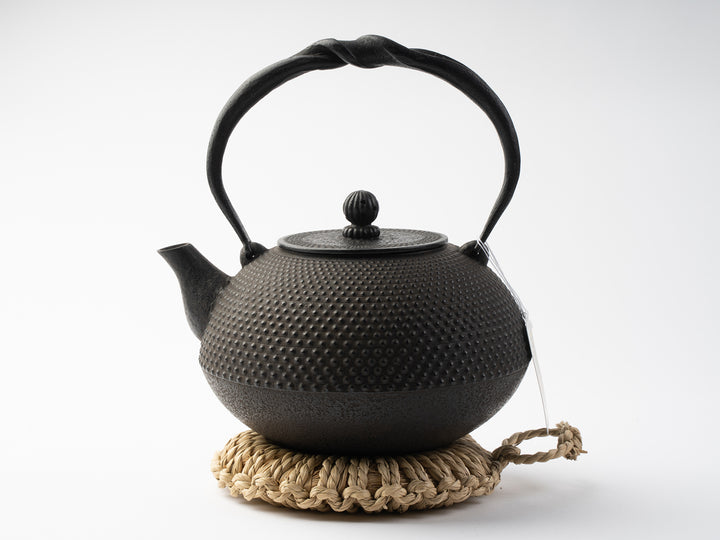 専用　龍文堂　あられ鉄瓶　2116g 東な6-0530③ 南部鉄瓶紅蓮堂_鉄瓶 布団形あられ1.5L – 東北スタンダード