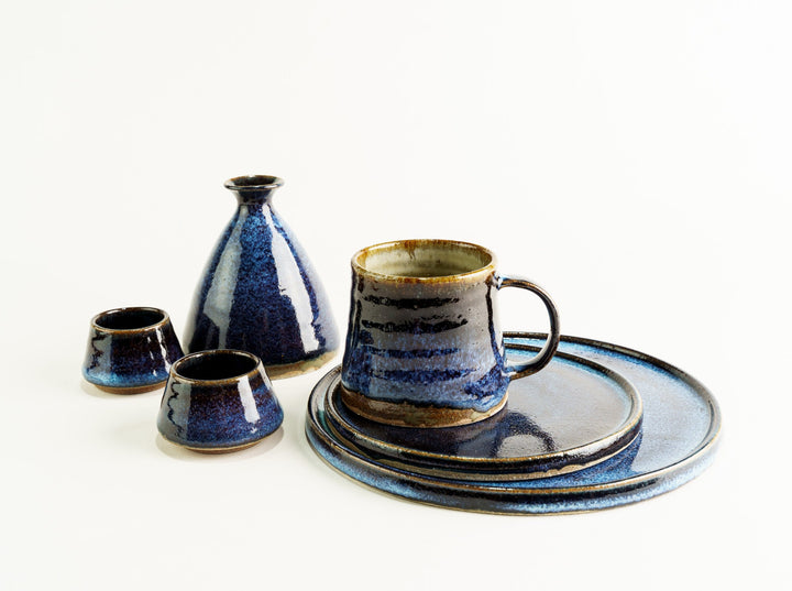 樺巻陶器 無地 お猪口 おしぼり 筒小屋 ONLINE STORE Toshoo | 陶器のネットショップ / お猪口 黒錆